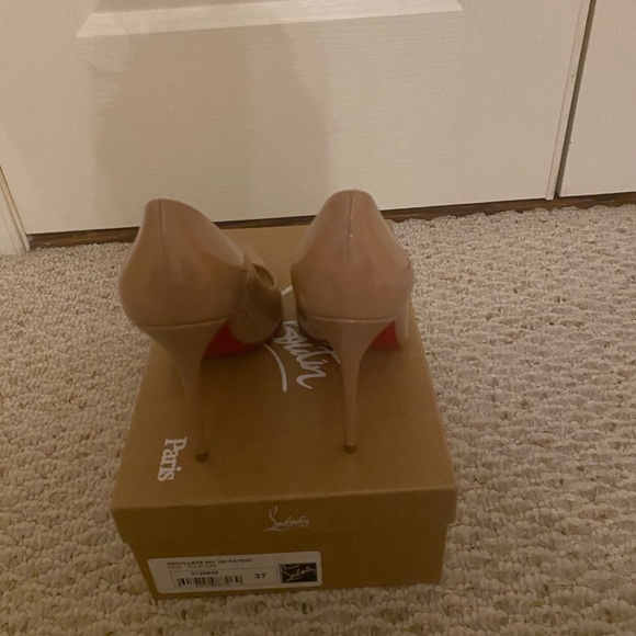 CHRISTIAN LOUBOUTIN
Decollete 554 100 patent - Picture 4 of 8